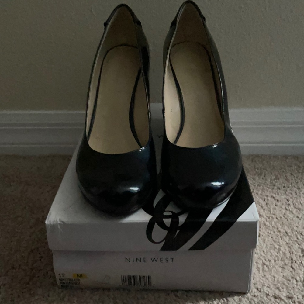 Nine West heels - color is navy